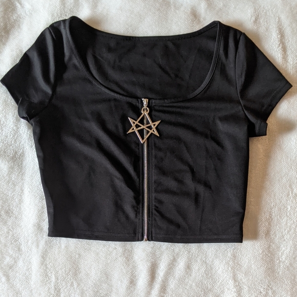 Tops - GOTH CROP TOP